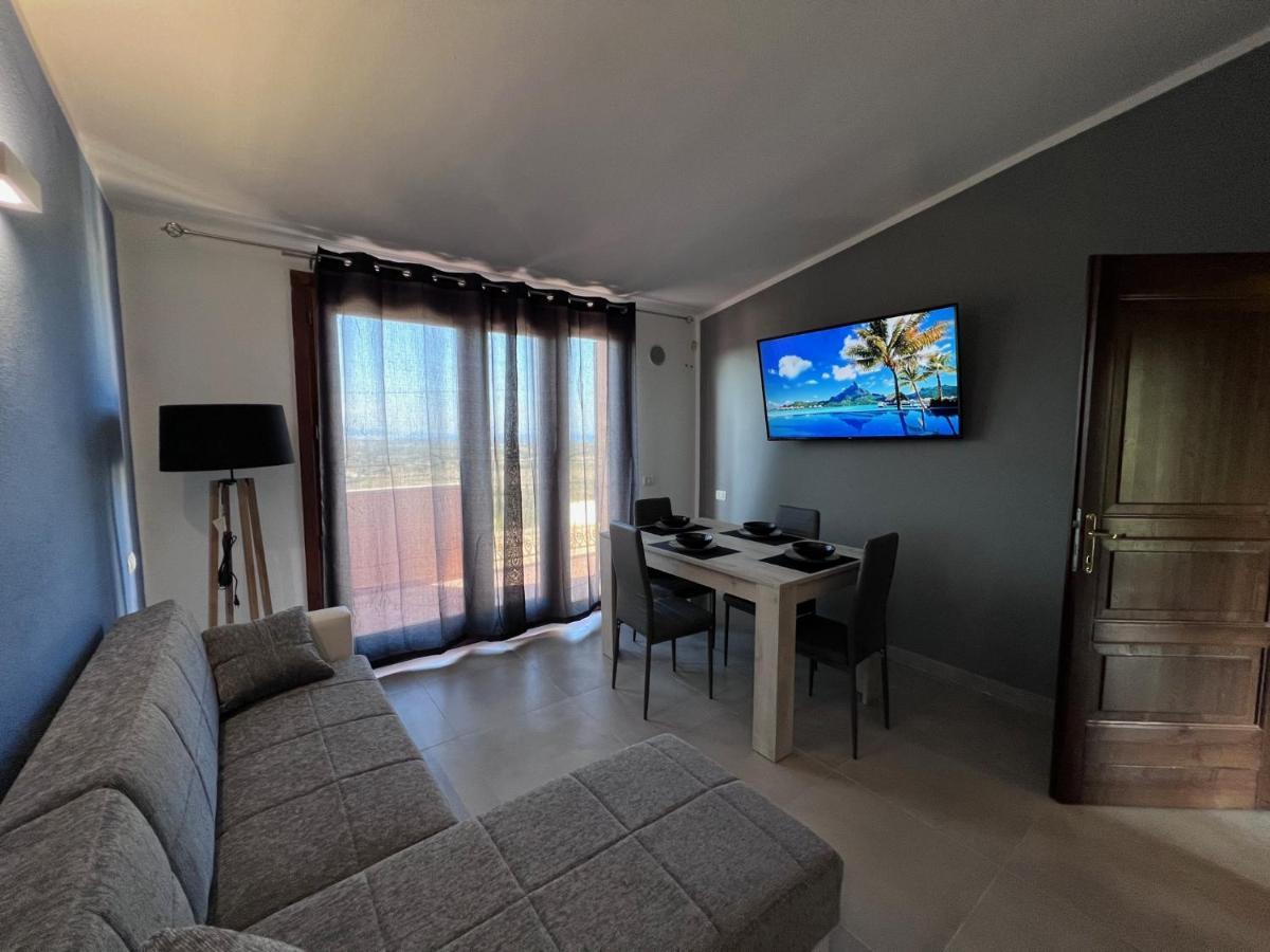 Calypso Home Sea View Badesi Exteriör bild